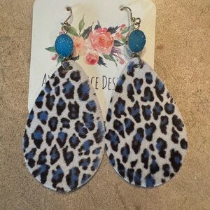 - Blue leopard print leather earrings boutique EUC